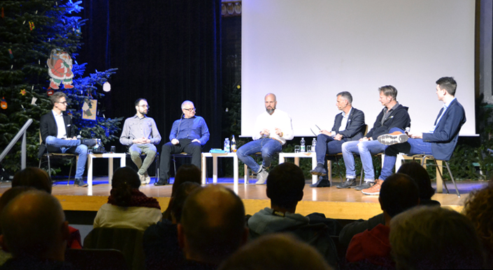 Podiumsdiskussion 03 717x394px